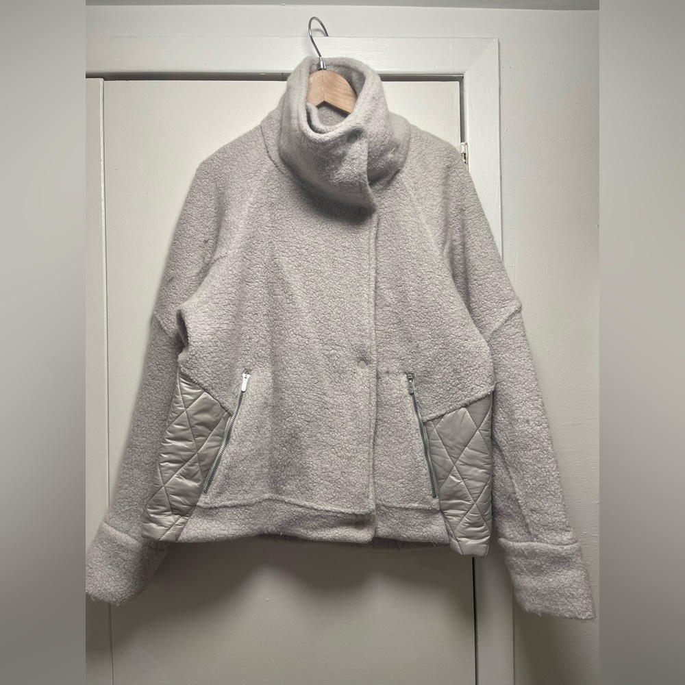 SOLD Lululemon Show Me The Sherpa Jacket Size 8
